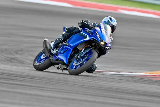 yamaha-oct24-25r3-gallery1.jpg