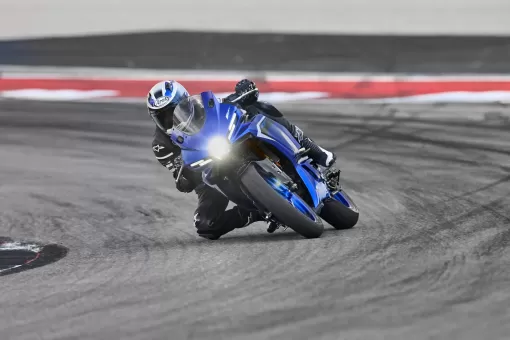 yamaha-oct24-25r3-gallery2.jpg
