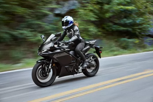 yamaha-oct24-25r3-gallery6.jpg